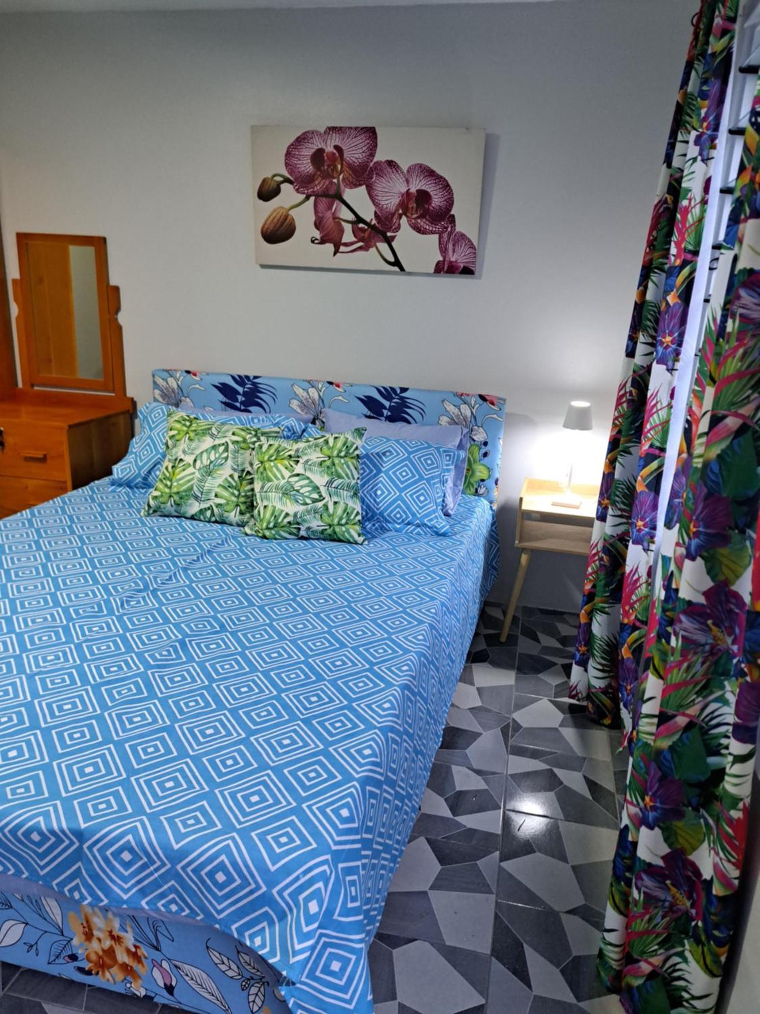 לינה וארוחת בוקר סובה Tropical Almond Haven מראה חיצוני תמונה