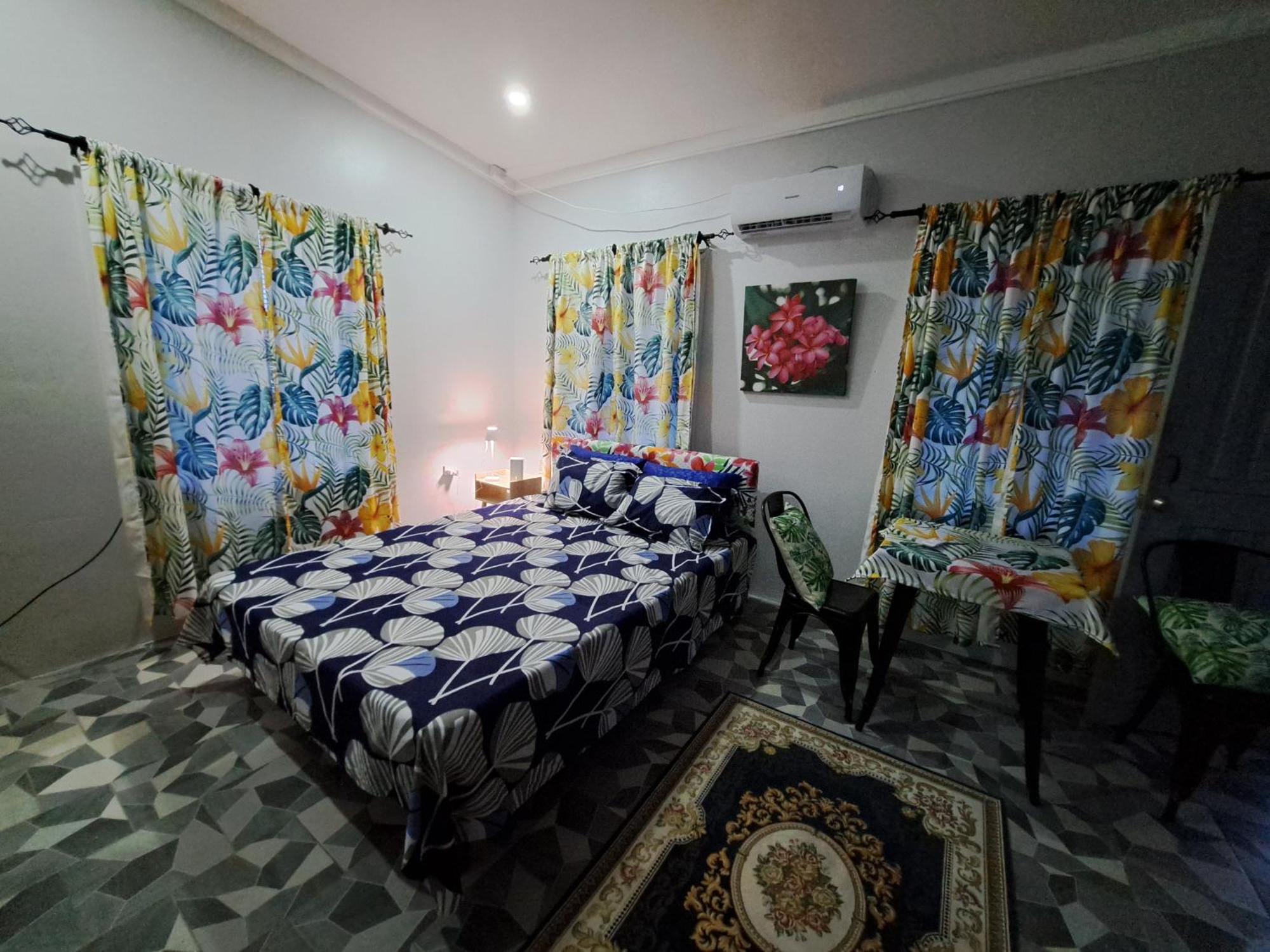 לינה וארוחת בוקר סובה Tropical Almond Haven מראה חיצוני תמונה